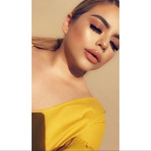 Meet your Posher, Alma